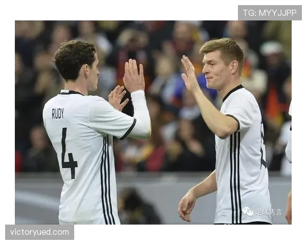 克罗斯与皮尔洛：组织核心由后置转向高位，体系依赖分化