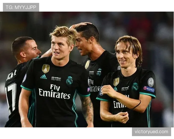 体系如何塑造克罗斯与皮尔洛的组织核心角色差异