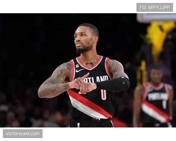 利拉德休赛期还在凌晨四点练投篮，这人是真不睡觉？